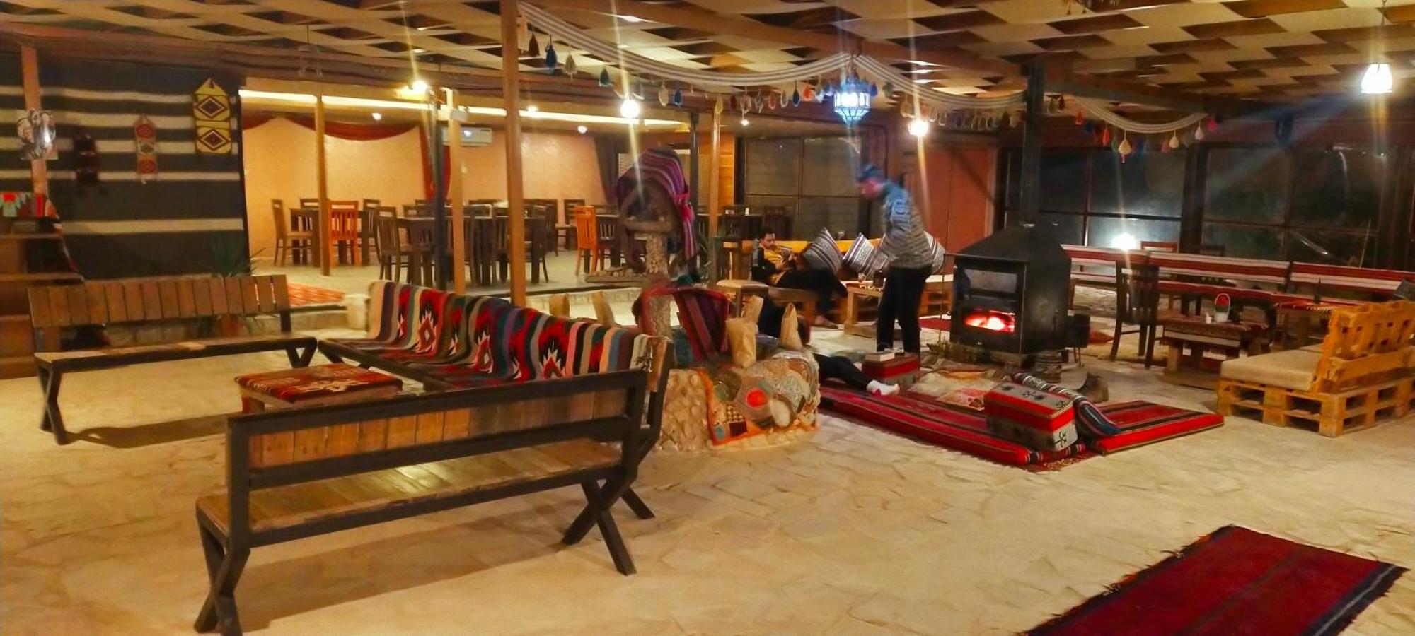 Luxury tent Petra Wassaif Camp