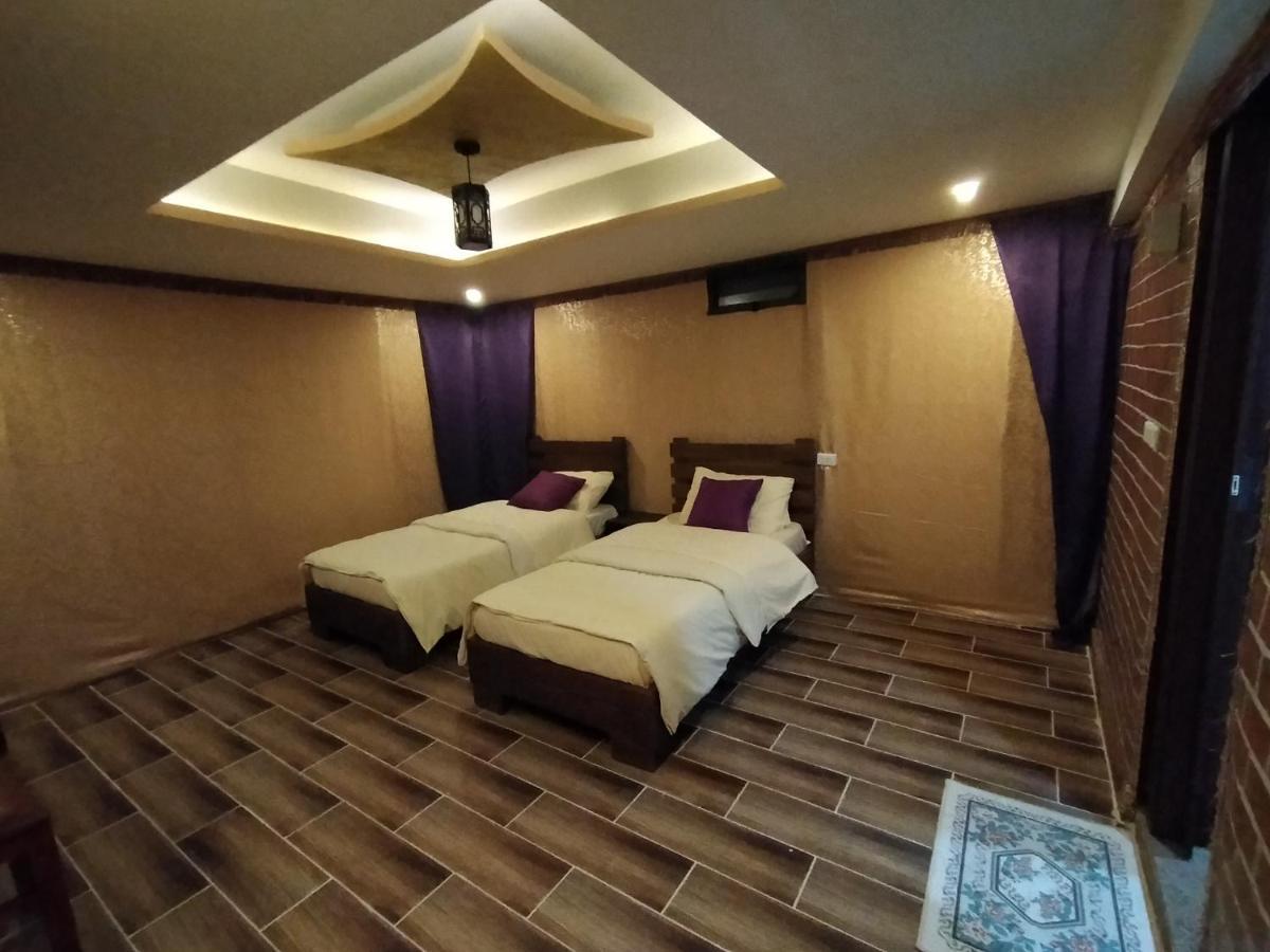 Luxury tent Petra Wassaif Camp